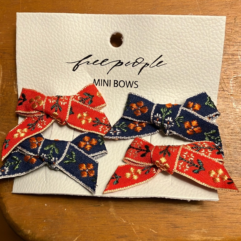 NWT Free People Mini Bows